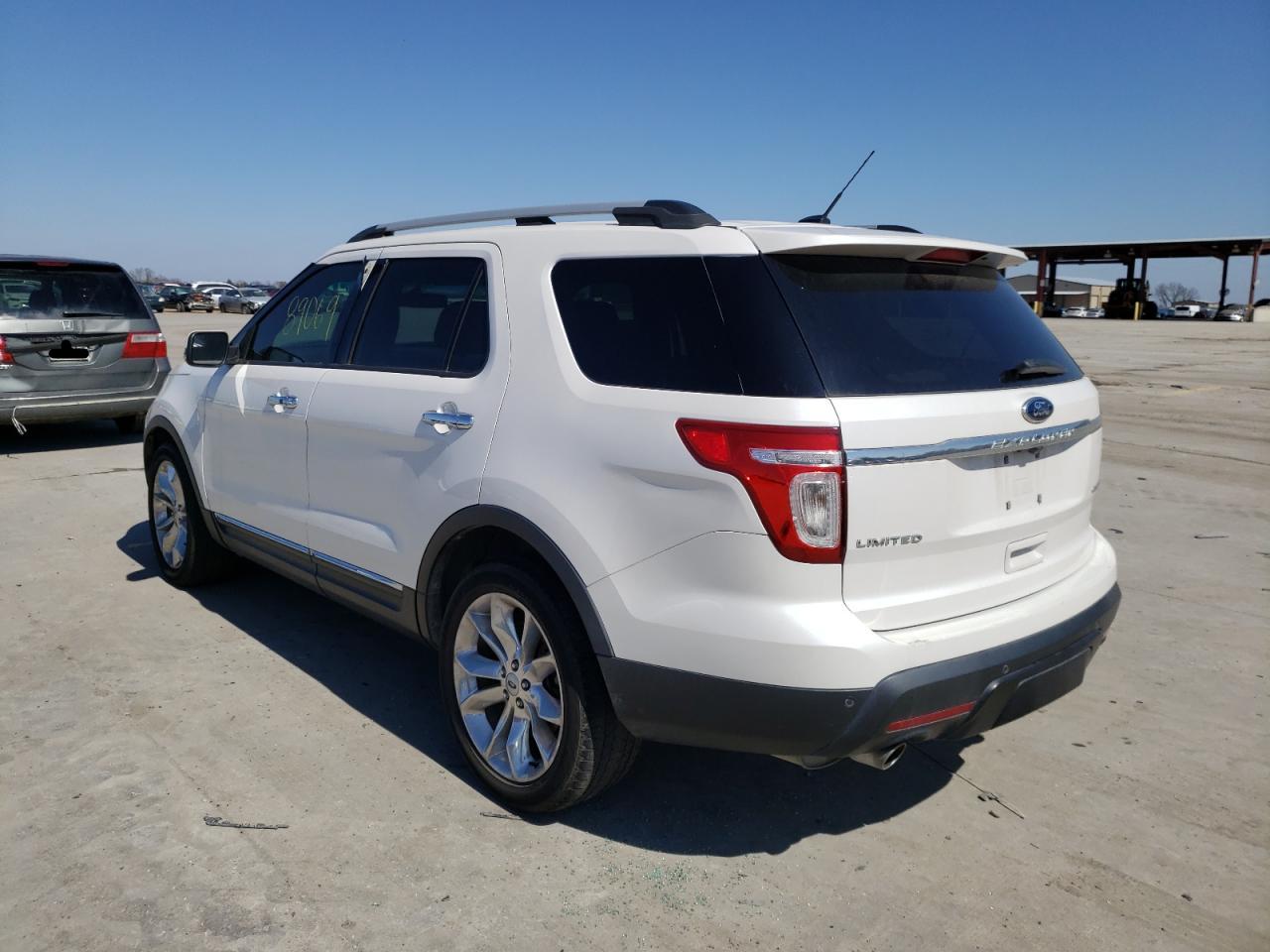 Photo 3 from auction – 2015 FORD EXPLORER L with VIN 1FM5K7F88FGB58295
