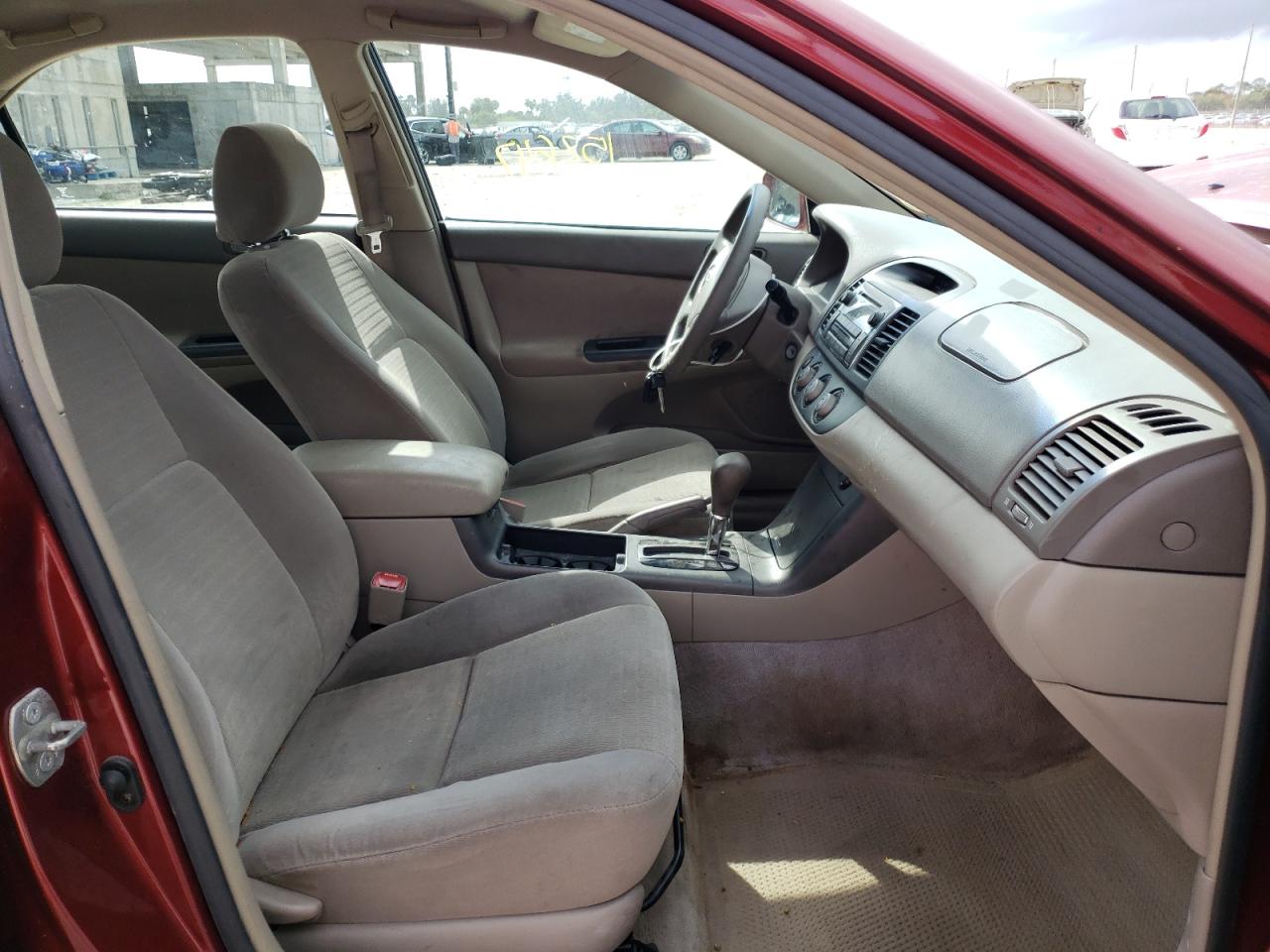 Photo 5 from auction – 2005 TOYOTA CAMRY with VIN 4T1BE32K55U022257