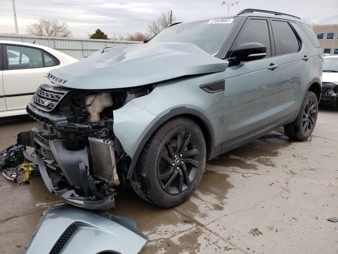 Photo 2 from auction – 2017 LAND ROVER DISCOVERY with VIN SALRRBBV1HA037185
