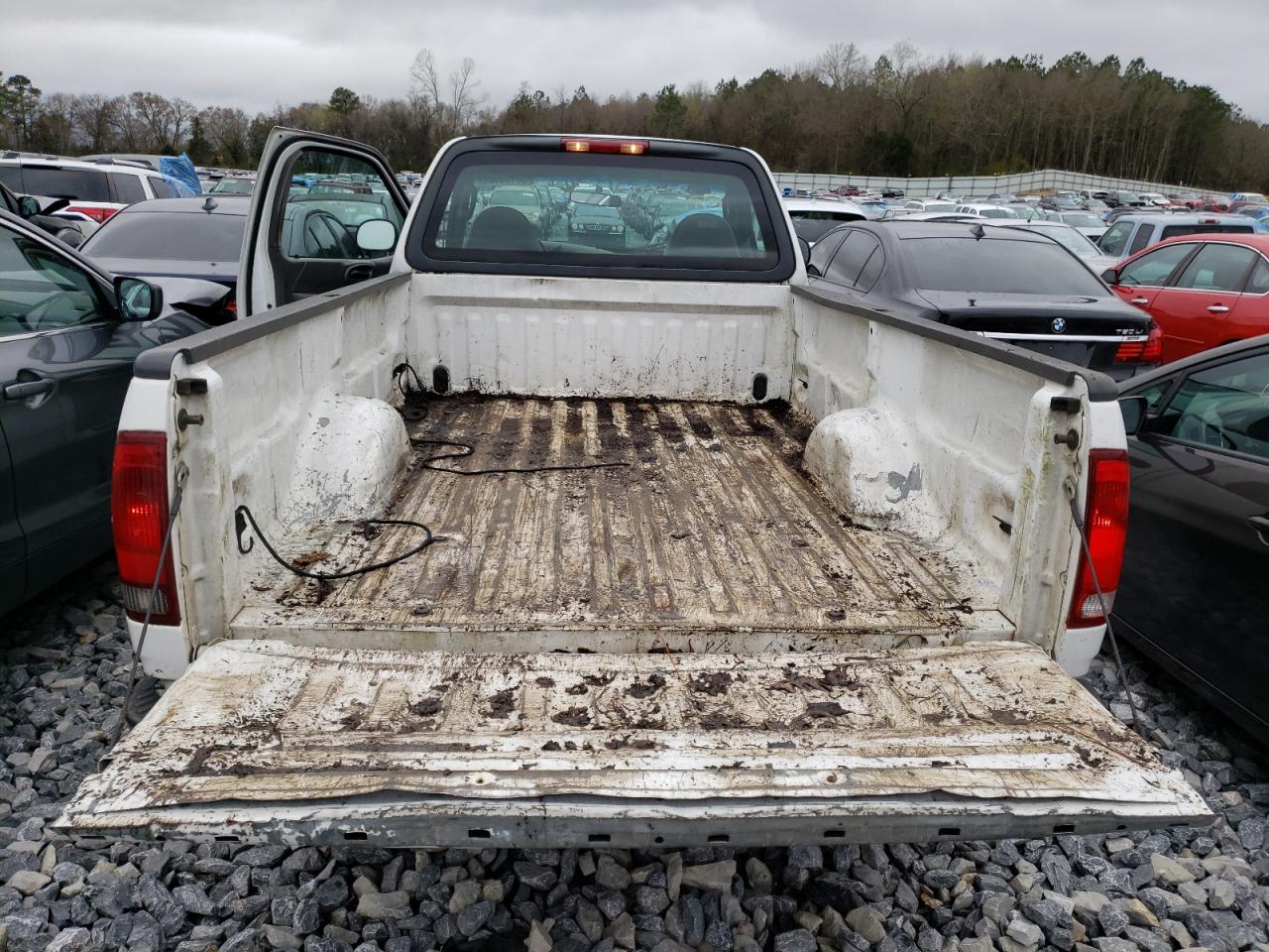 Photo 6 from auction – 2003 FORD F150 with VIN 2FTRF17253CB05343