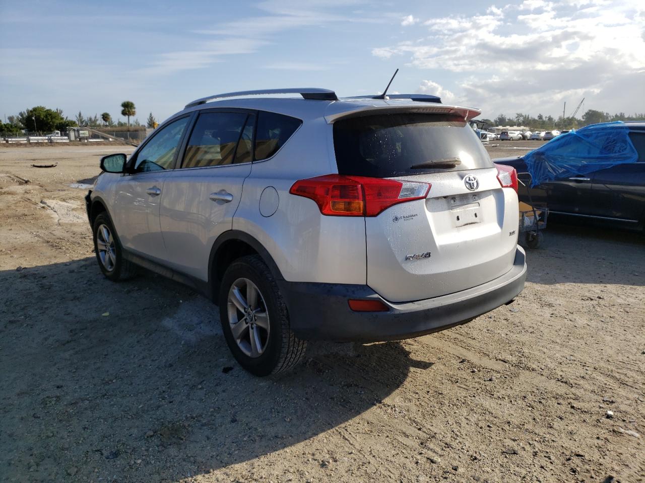 Photo 3 from auction – 2015 TOYOTA RAV4 XLE with VIN 2T3WFREVXFW220218