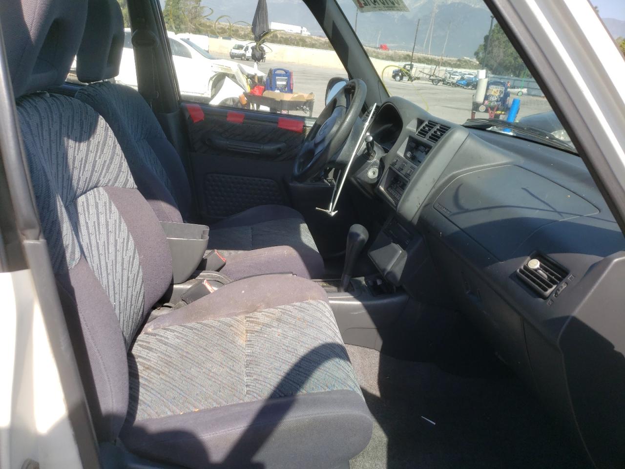 Photo 5 from auction – 2000 TOYOTA RAV4 with VIN JT3GP10V8Y0050091