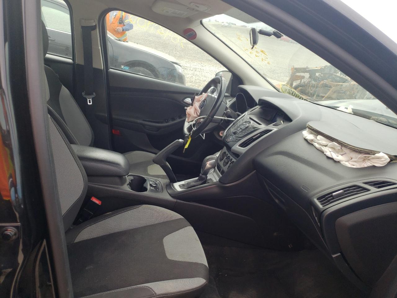 Photo 5 from auction – 2014 FORD FOCUS SE with VIN 1FADP3F23EL194848