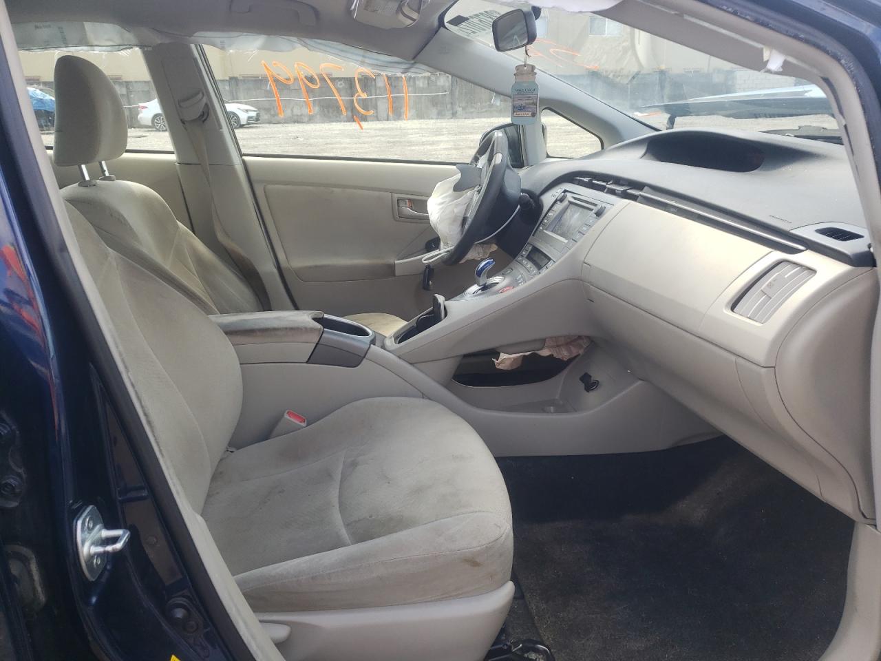 Photo 5 from auction – 2014 TOYOTA PRIUS with VIN JTDKN3DU6E1762775