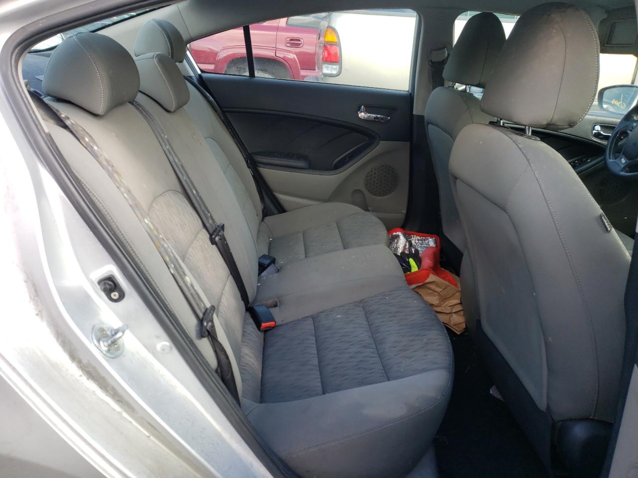 Photo 6 from auction – 2015 KIA FORTE LX with VIN KNAFK4A64F5314385