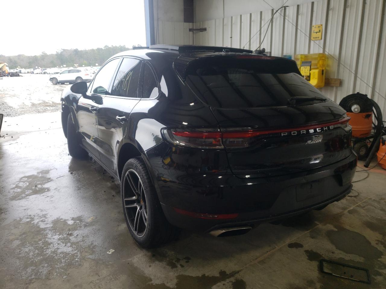 Photo 3 from auction – 2019 PORSCHE MACAN with VIN WP1AA2A57KLB04153