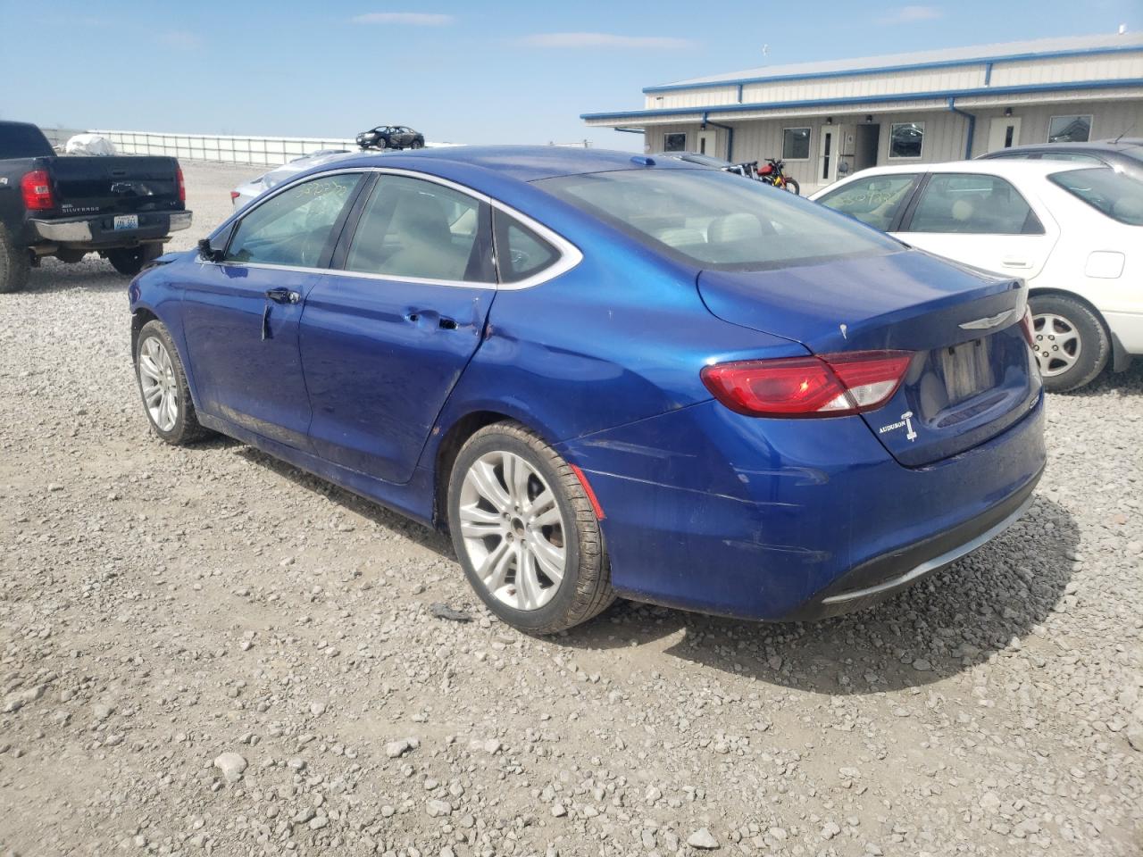 Photo 3 from auction – 2015 CHRYSLER 200 LIMITE with VIN 1C3CCCAB2FN532310