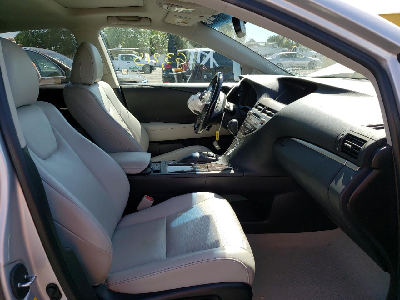 Photo 5 from auction – 2015 LEXUS RX 450H with VIN 2T2ZB1BA0FC002662