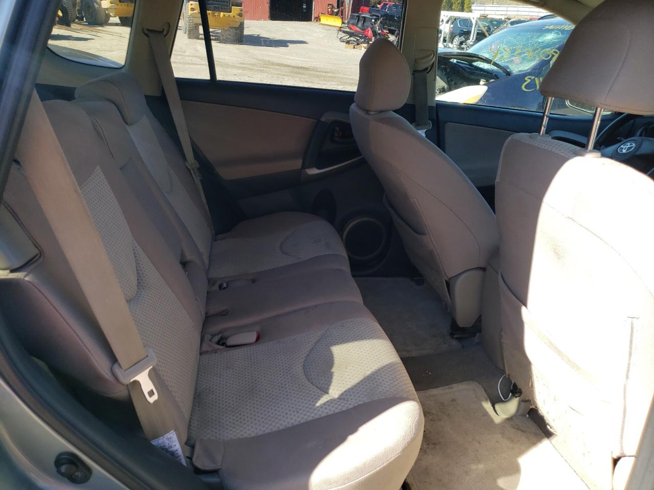 Photo 6 from auction – 2007 TOYOTA RAV4 with VIN JTMBK33V475025850