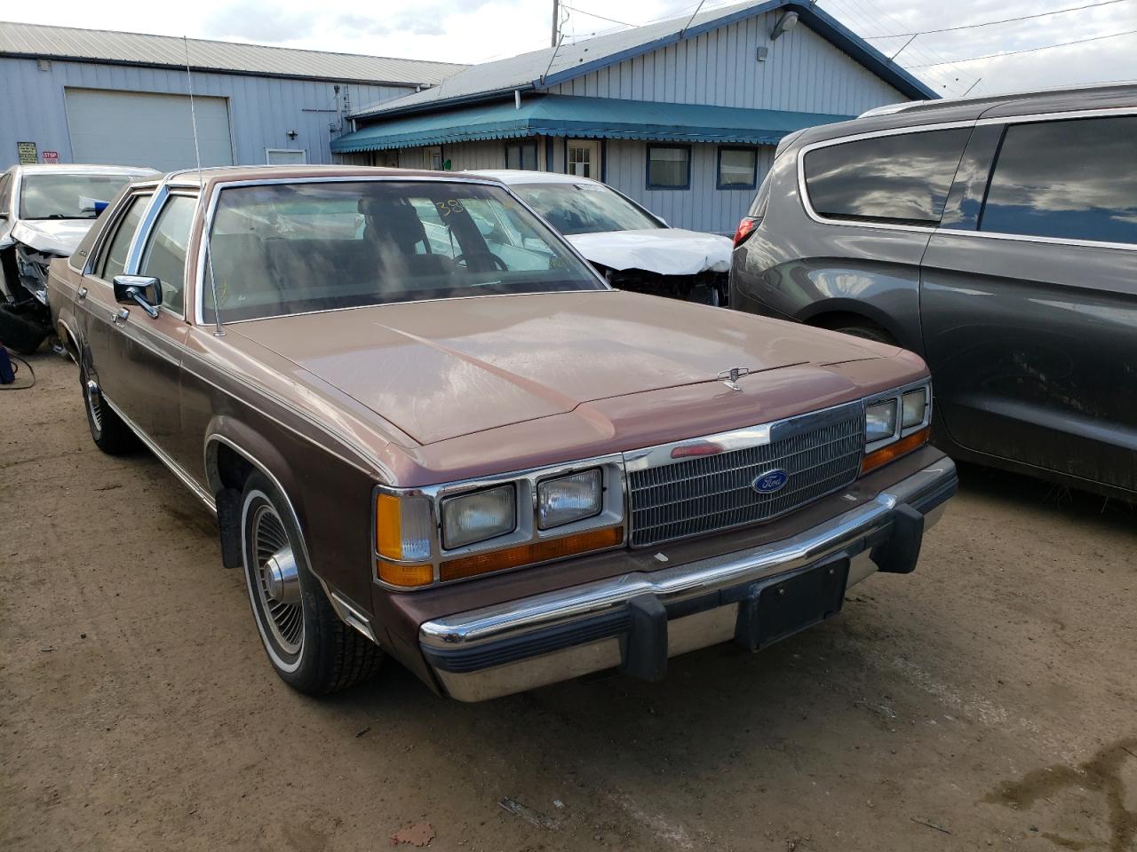 FORD CROWN VICT 1990 with VIN 2FACP74F8LX146979 - Photo from auction