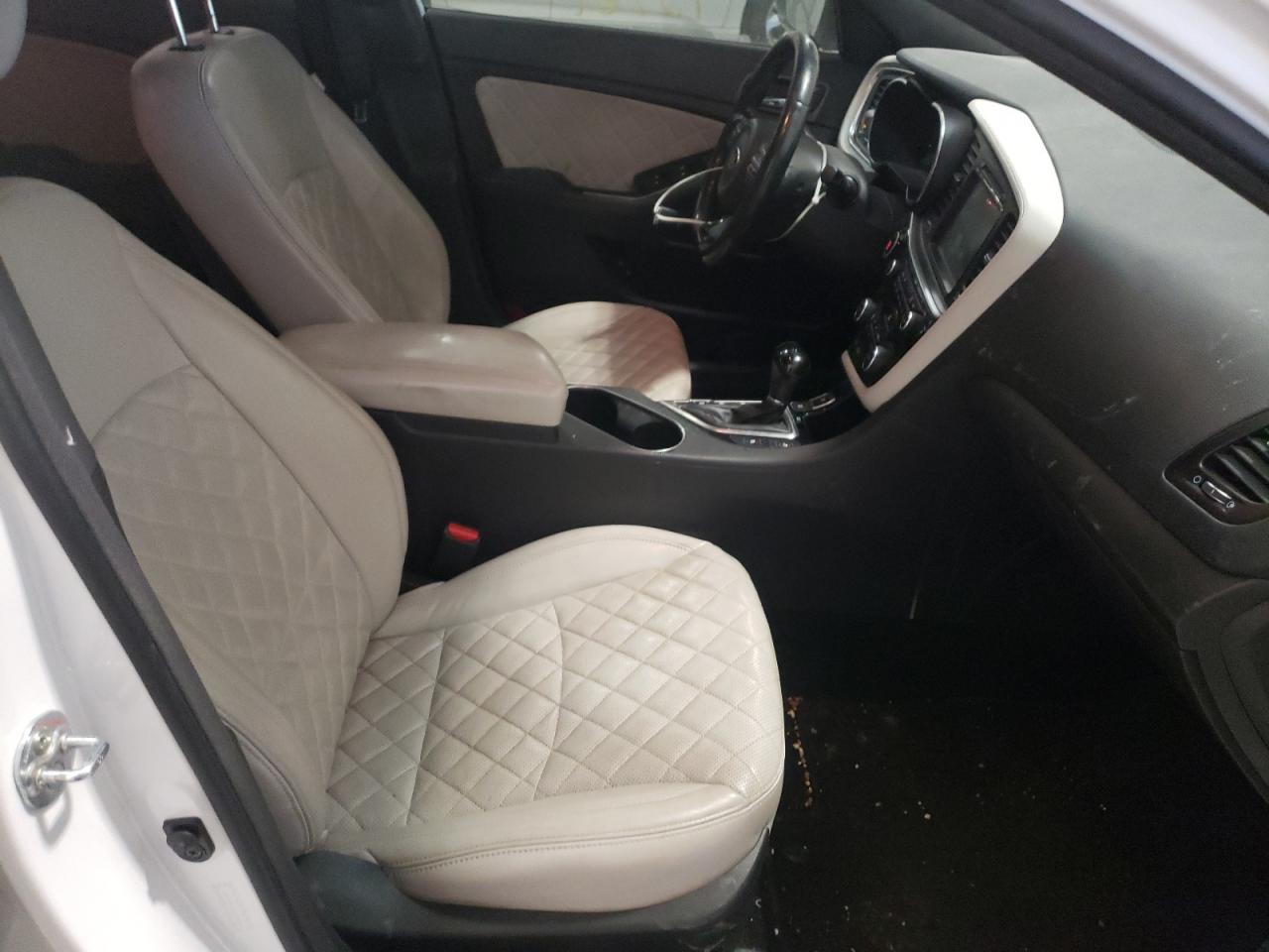 Photo 5 from auction – 2014 KIA OPTIMA SX with VIN 5XXGR4A69EG287441