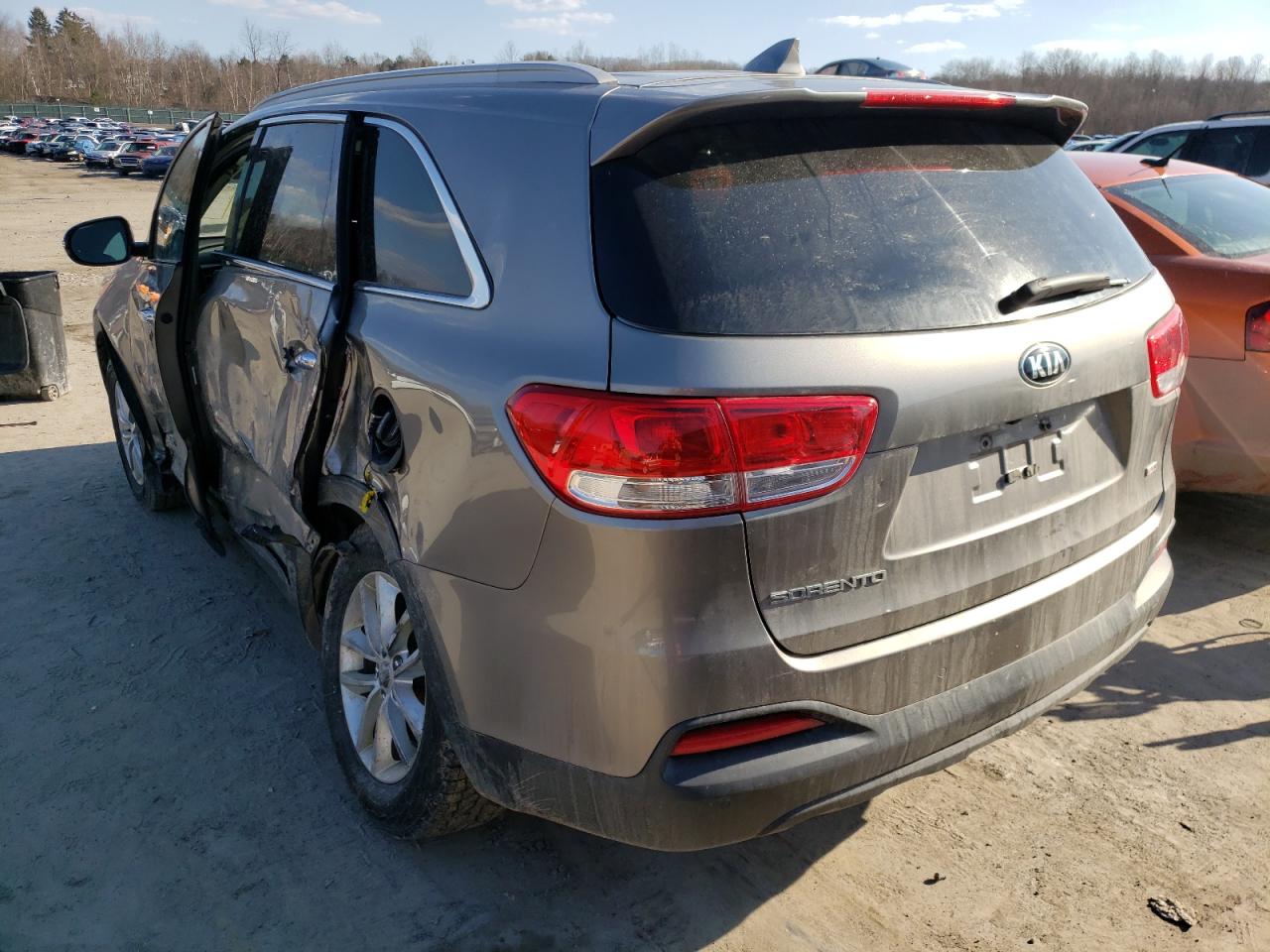 Photo 3 from auction – 2016 KIA SORENTO LX with VIN 5XYPGDA30GG020683