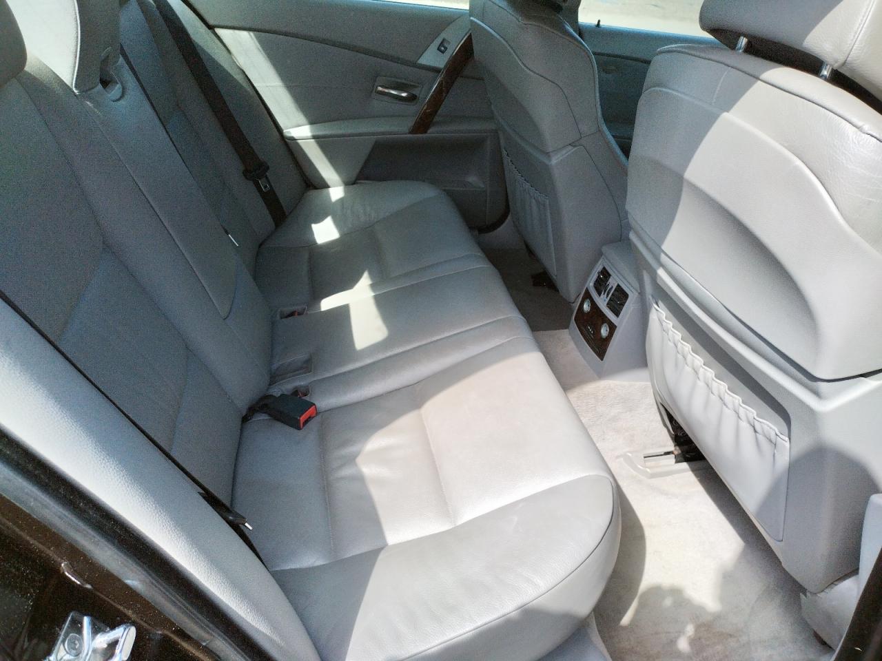 Photo 6 from auction – 2007 BMW 530 I with VIN WBANE73527CM53193
