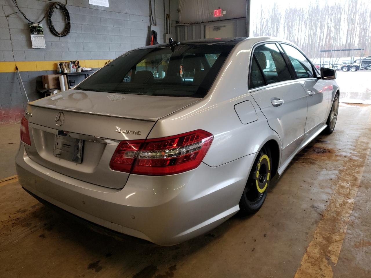 Photo 4 from auction – 2011 MERCEDES-BENZ E 550 4MAT with VIN WDDHF9AB6BA444136