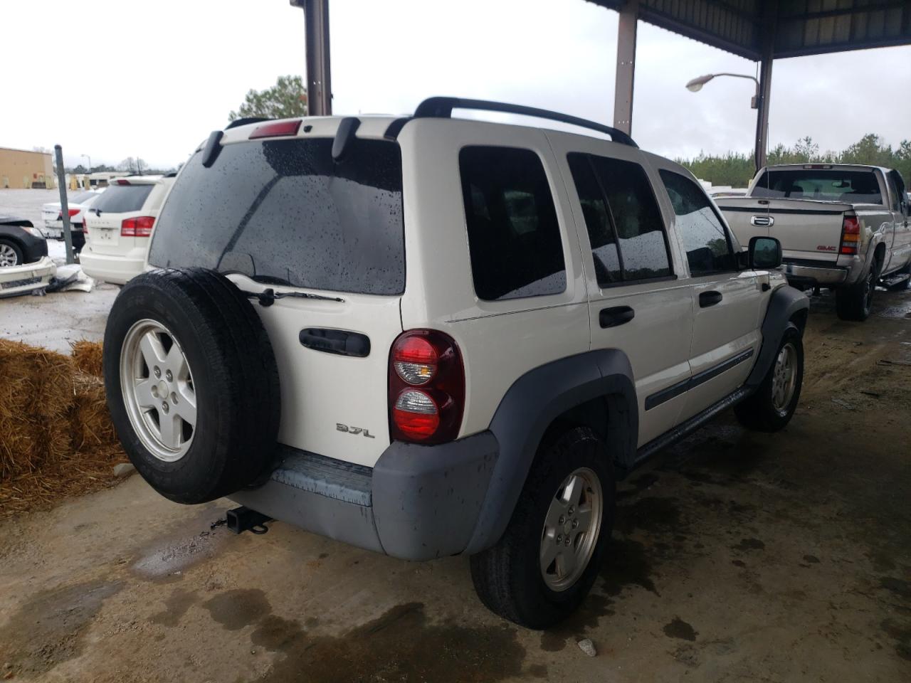 Photo 4 from auction – 2005 JEEP UK with VIN 1J4GK48K25W672744