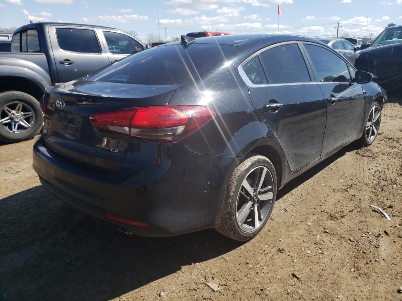 Photo 4 from auction – 2017 KIA FORTE EX with VIN 3KPFL4A87HE088125