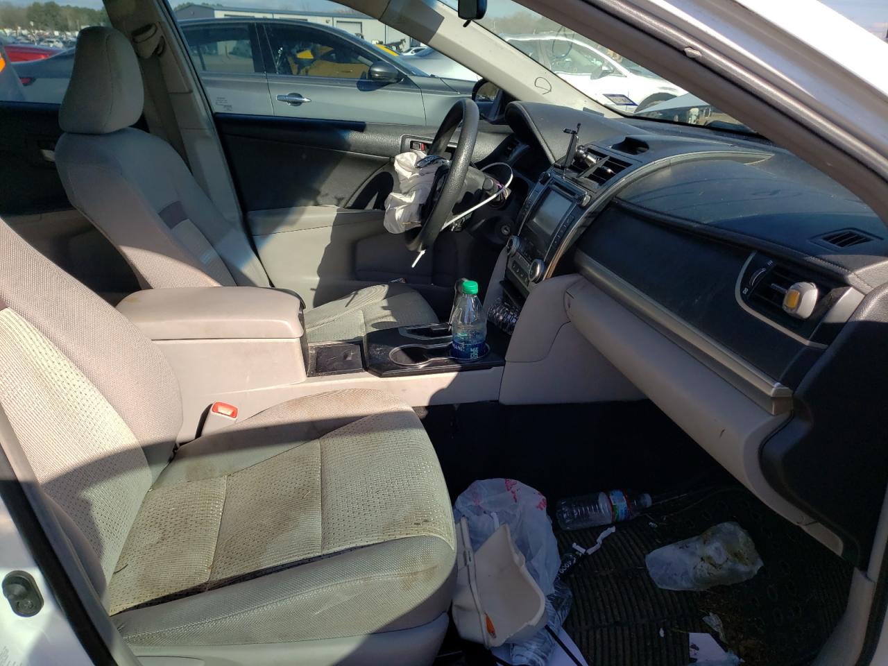 Photo 5 from auction – 2014 TOYOTA CAMRY L with VIN 4T4BF1FK3ER341612