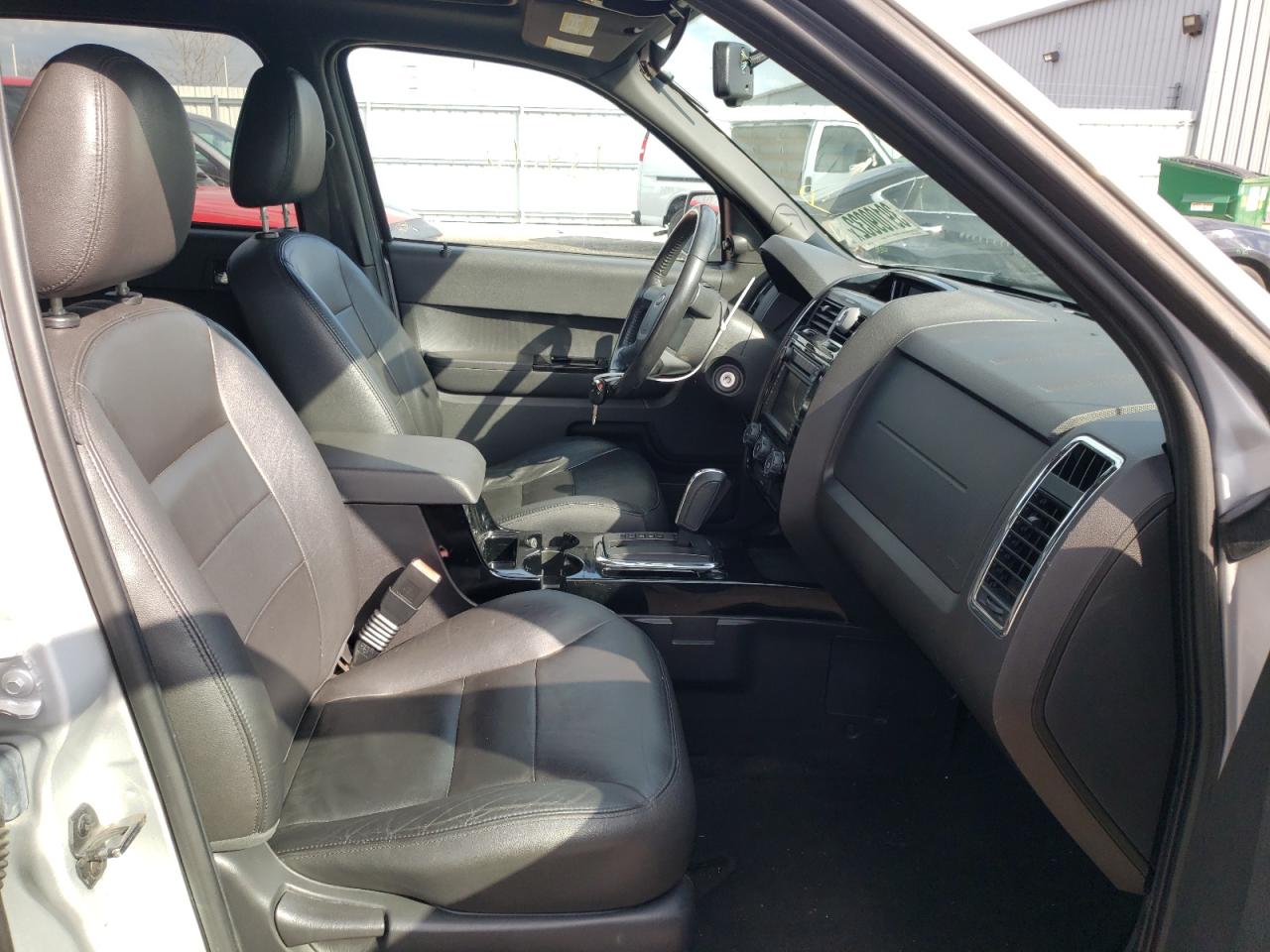 Photo 5 from auction – 2008 FORD ESCAPE LIM with VIN 1FMCU94158KE85935