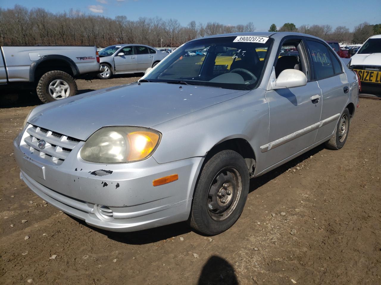 Photo 2 from auction – 2003 HYUNDAI ACCENT GL with VIN KMHCG45C83U494264
