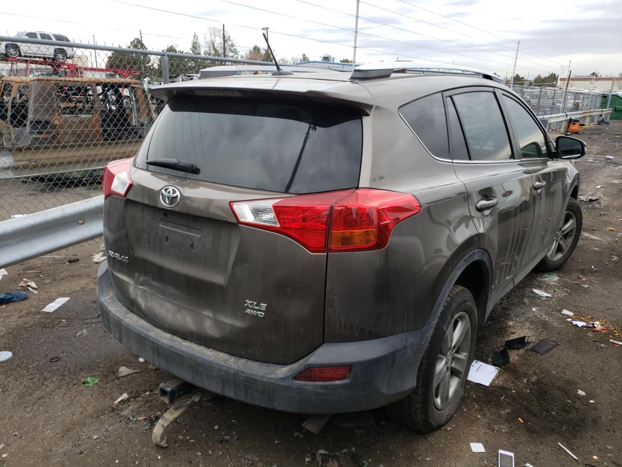 Photo 4 from auction – 2015 TOYOTA RAV4 XLE with VIN 2T3RFREV5FW250630
