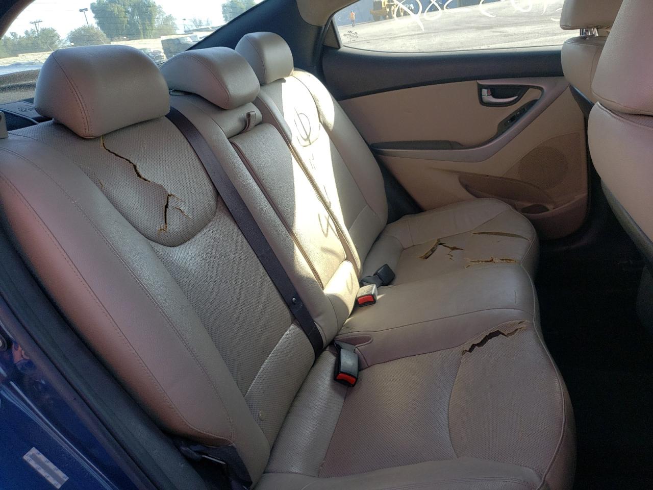 Photo 6 from auction – 2014 HYUNDAI ELANTRA SE with VIN KMHDH4AE7EU072255
