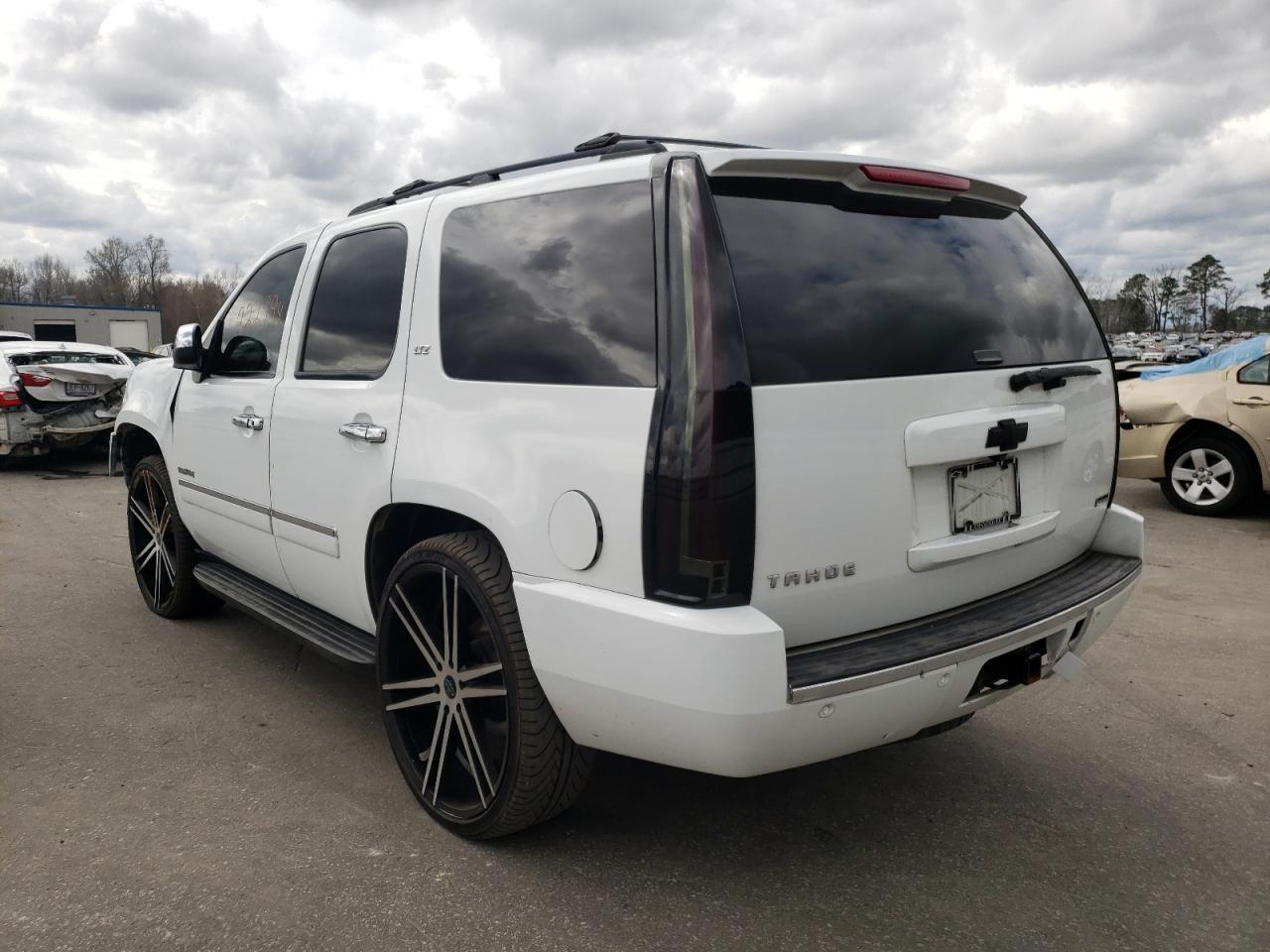 Photo 3 from auction – 2010 CHEVROLET TAHOE C150 with VIN 1GNUCCE03AR101895