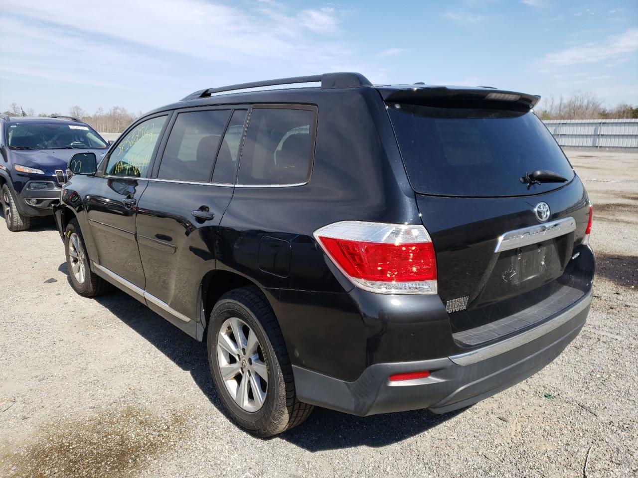 Photo 3 from auction – 2012 TOYOTA HIGHLANDER with VIN 5TDBK3EH4CS143165