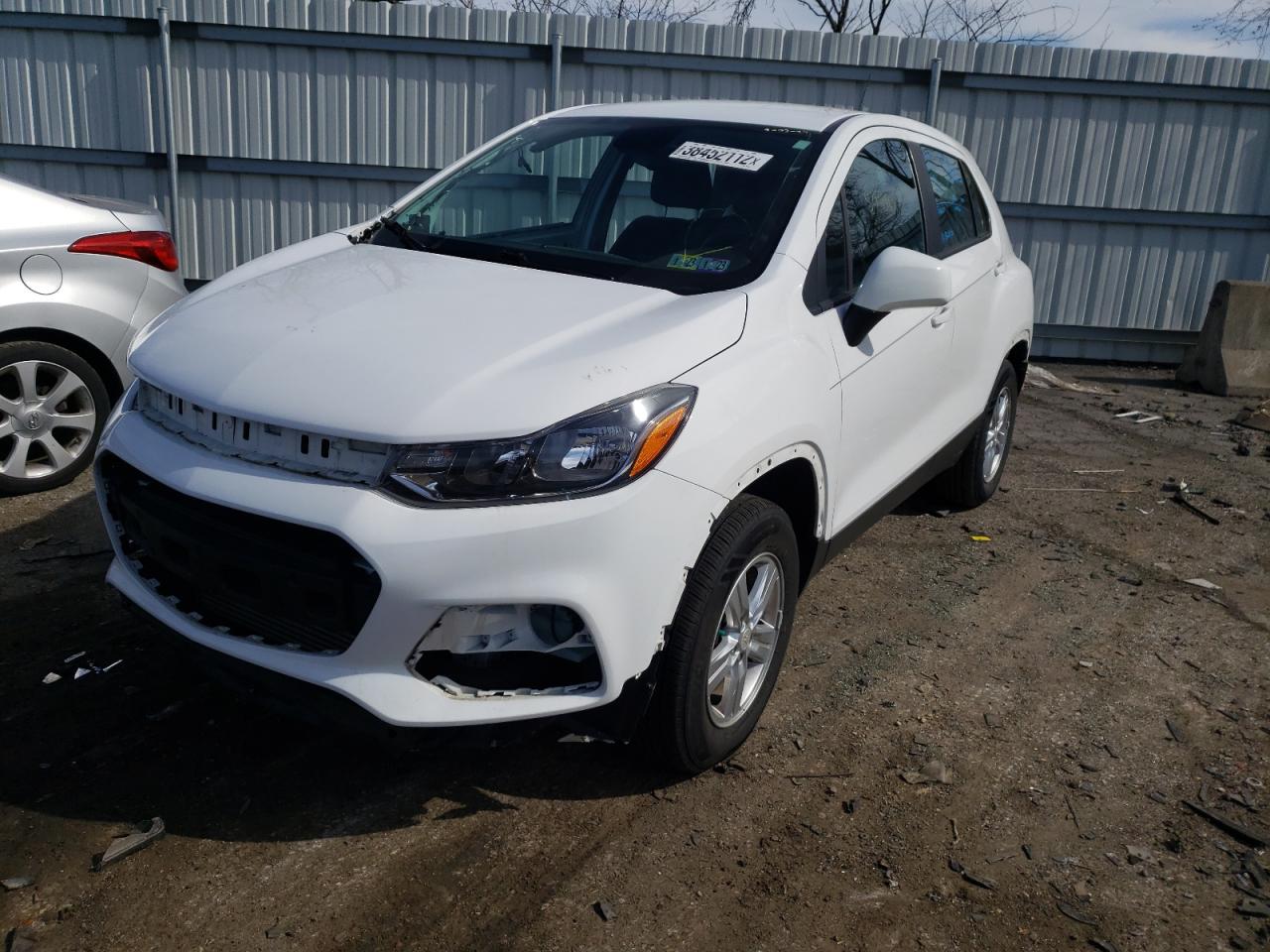 Photo 2 from auction – 2017 CHEVROLET TRAX LS with VIN 3GNCJNSB0HL189793