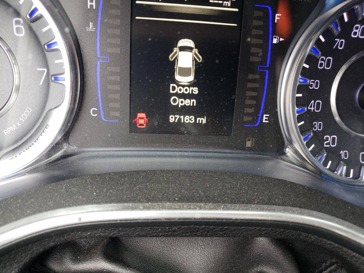 Photo 8 from auction – 2016 CHRYSLER 200 LIMITE with VIN 1C3CCCAB3GN107194