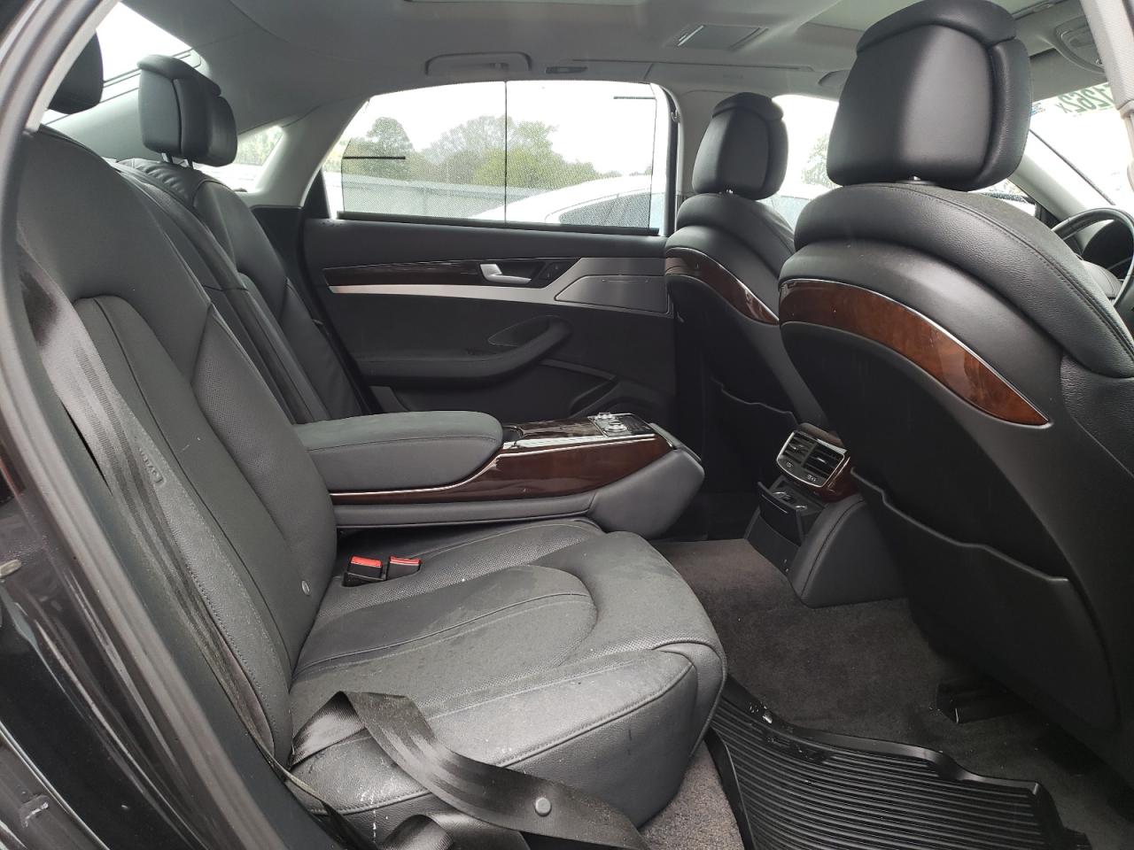 Photo 6 from auction – 2014 AUDI A8 L QUATT with VIN WAURGAFD7EN012365