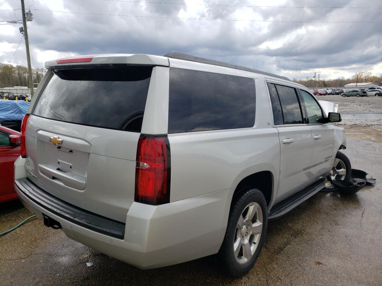 Photo 4 from auction – 2016 CHEVROLET SUBURBAN C with VIN 1GNSCHKC5GR458135