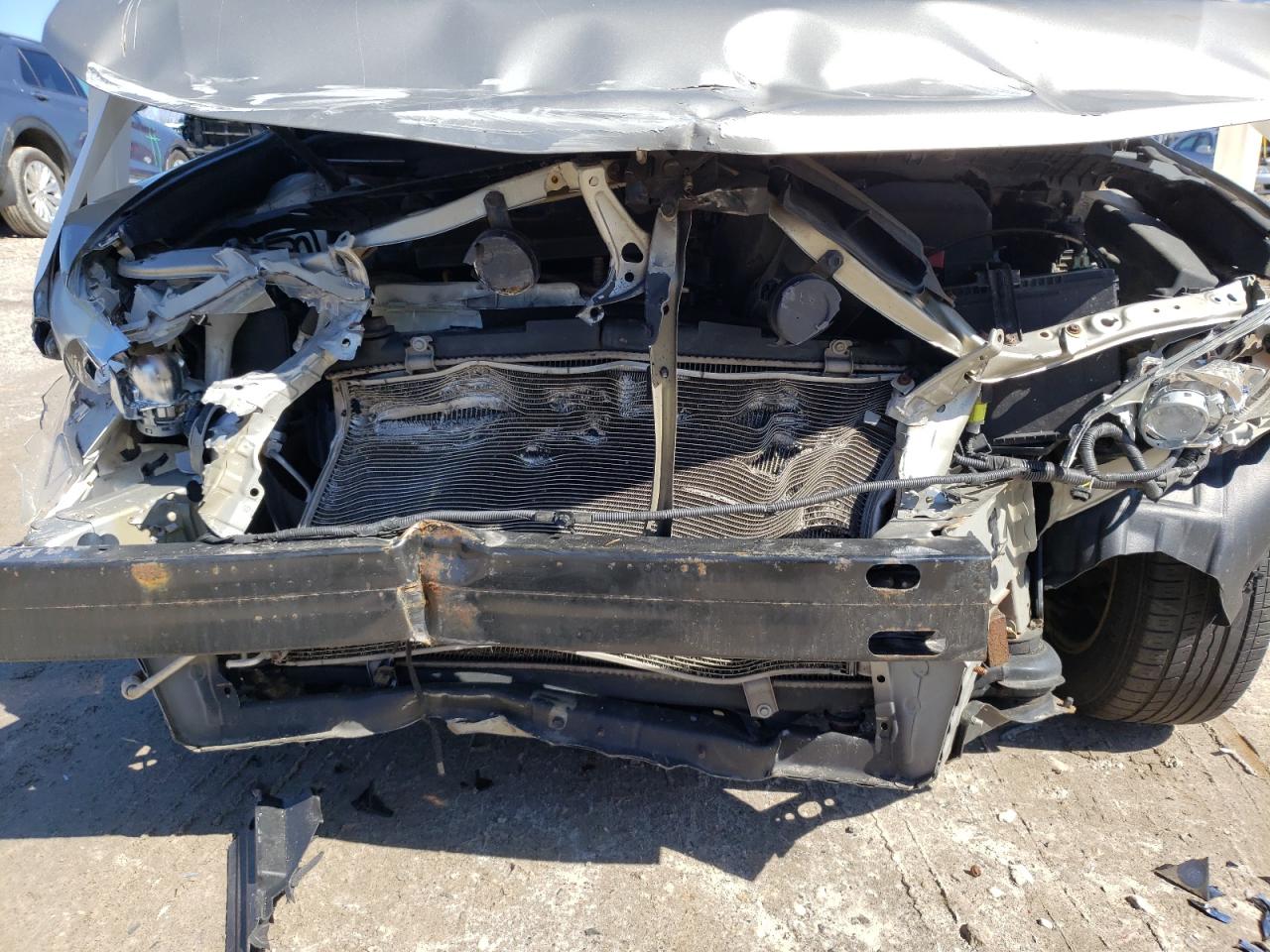 Photo 9 from auction – 2014 TOYOTA CAMRY L with VIN 4T4BF1FK6ER371865