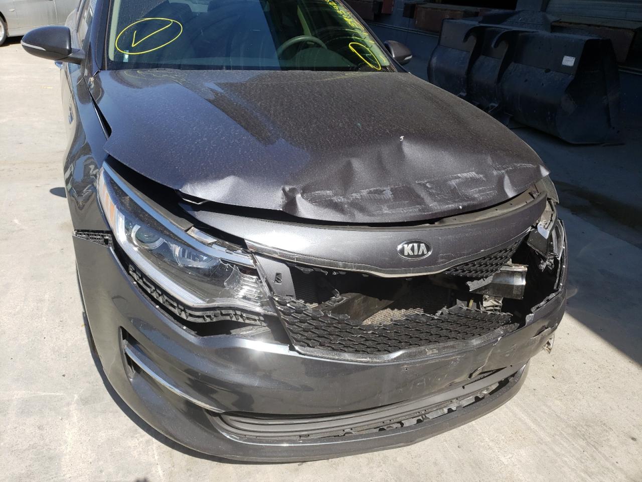 Photo 9 from auction – 2017 KIA OPTIMA LX with VIN 5XXGT4L32HG158093