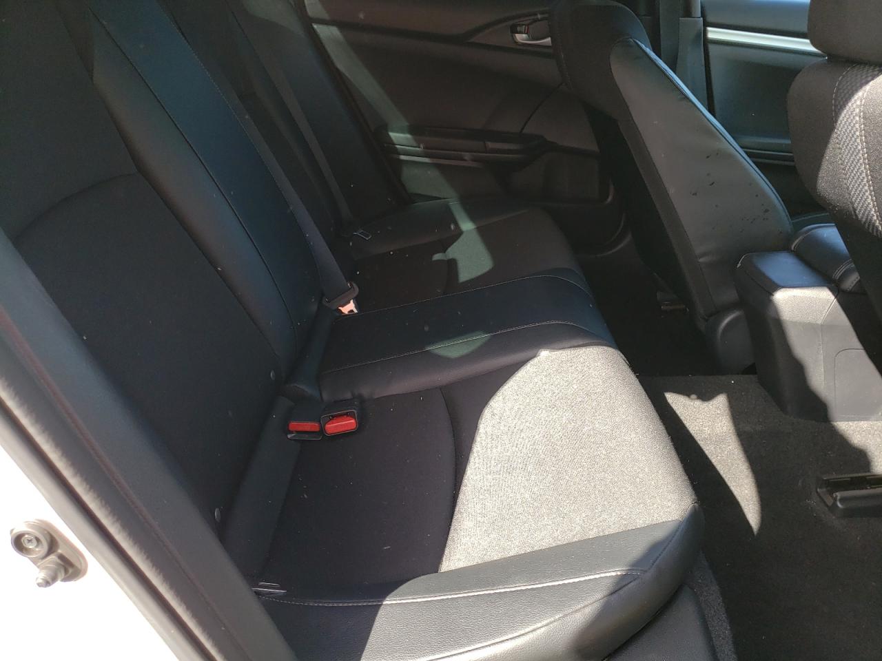 Photo 6 from auction – 2019 HONDA CIVIC with VIN 2HGFC2F88KH520604