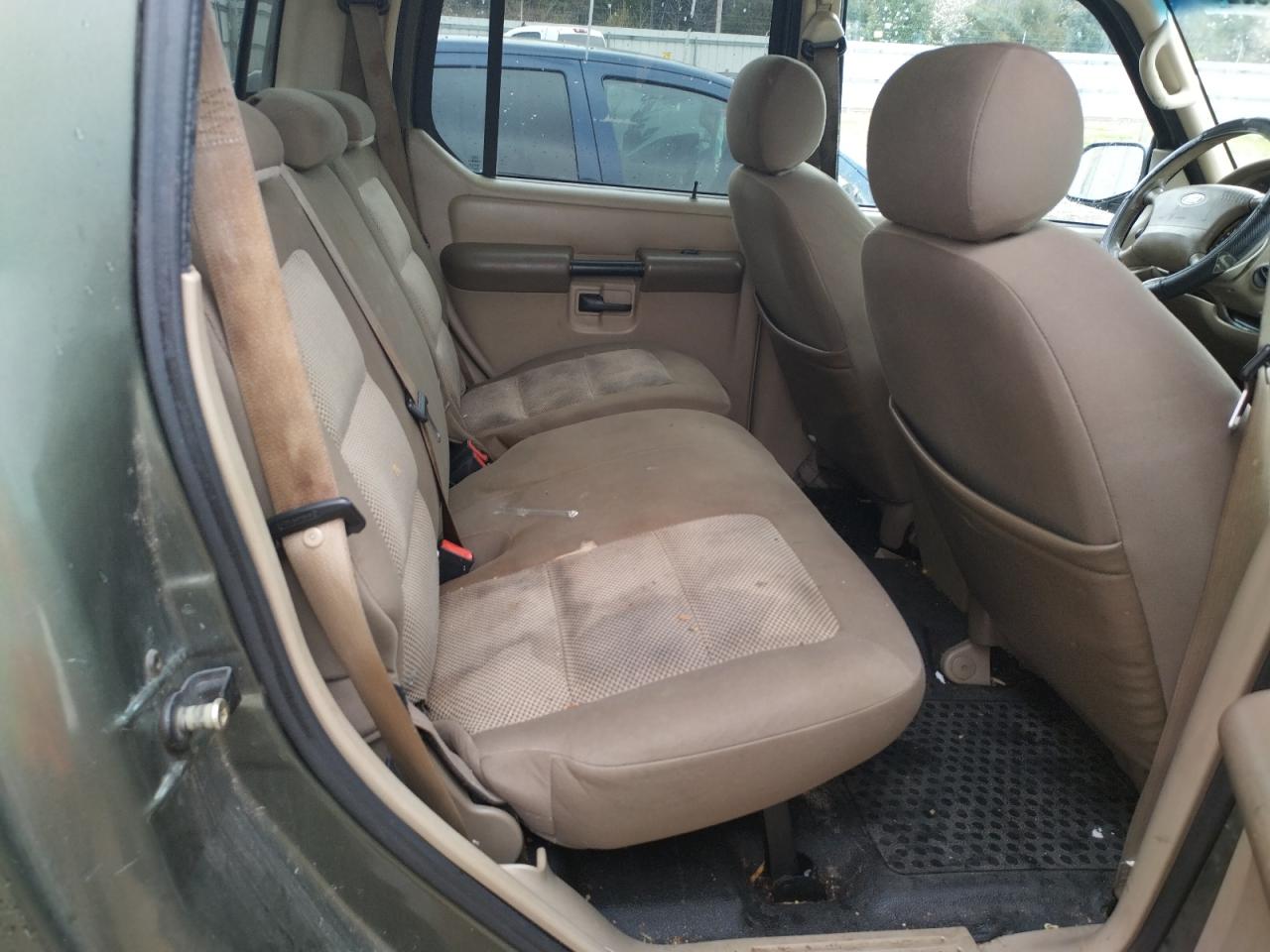 Photo 6 from auction – 2004 FORD EXPLORER S with VIN 1FMZU67K24UC35287