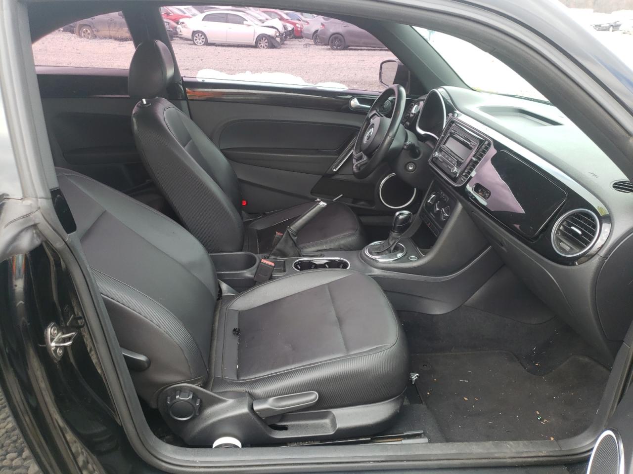 Photo 5 from auction – 2012 VOLKSWAGEN BEETLE with VIN 3VWJP7AT4CM648876