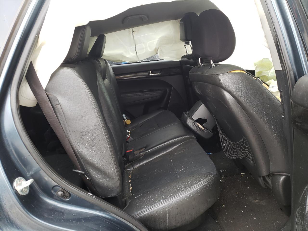Photo 6 from auction – 2011 KIA SORENTO EX with VIN 5XYKU4A23BG026562
