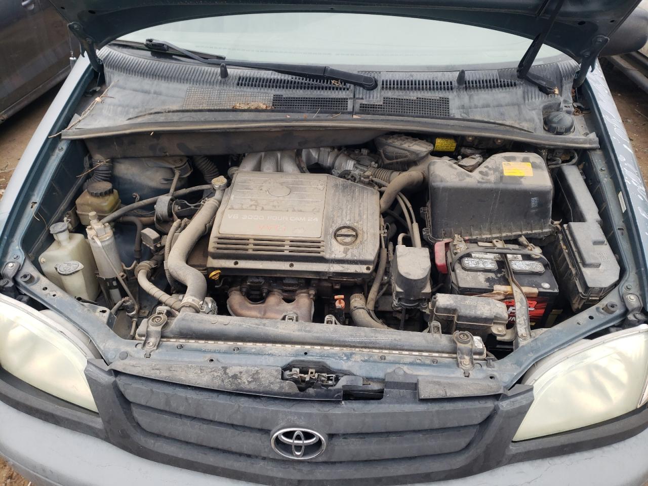 Photo 7 from auction – 2002 TOYOTA SIENNA LE with VIN 4T3ZF13C72U470025