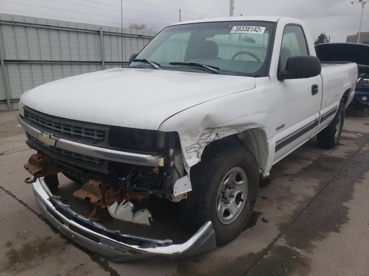 Photo 2 from auction – 2000 CHEVROLET SILVERADO with VIN 1GCEK14T5YE170217