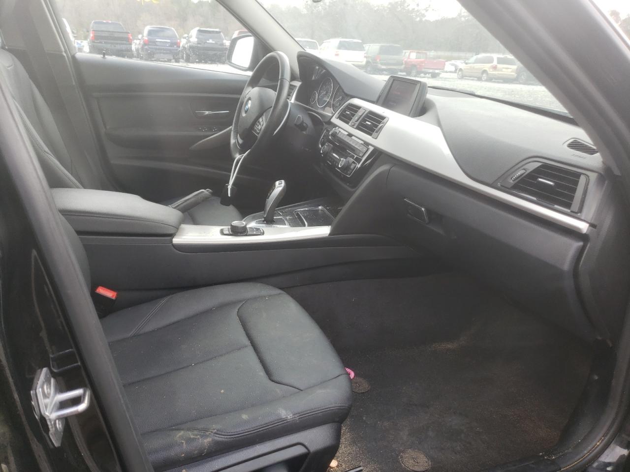 Photo 5 from auction – 2018 BMW 320 XI with VIN WBA8A3C54JA067461