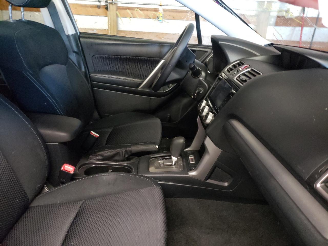 Photo 18 from auction – 2018 SUBARU FORESTER 2 with VIN JF2SJAEC4JH557674