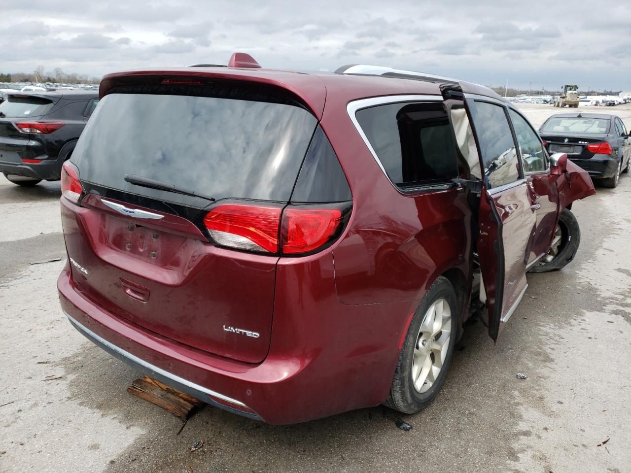 Photo 4 from auction – 2020 CHRYSLER PACIFICA L with VIN 2C4RC1GG7LR271221
