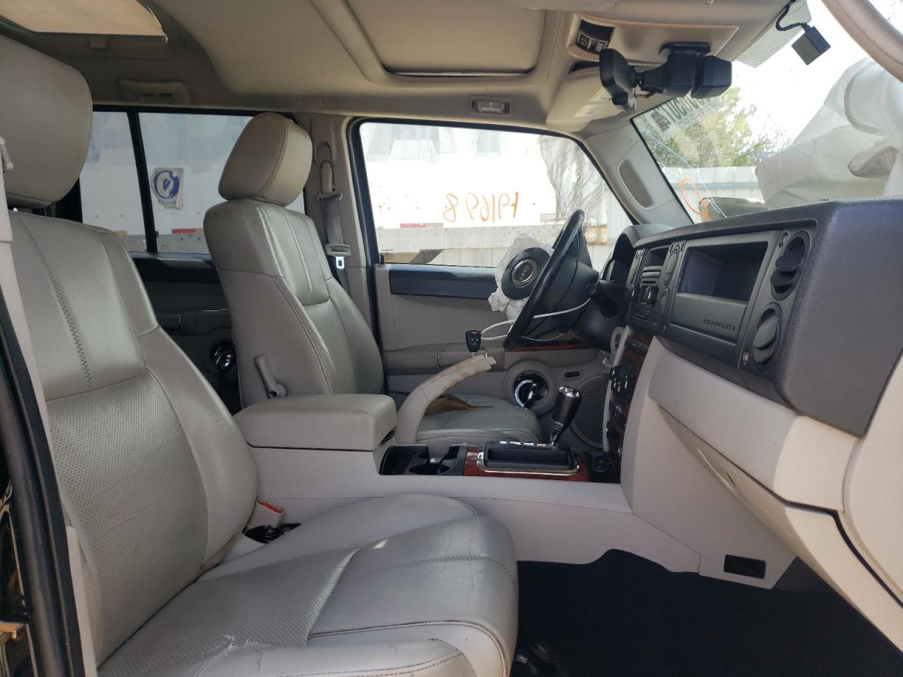 Foto 5 de la subasta – 2006 JEEP COMMANDER con VIN 1J8HH58266C253323