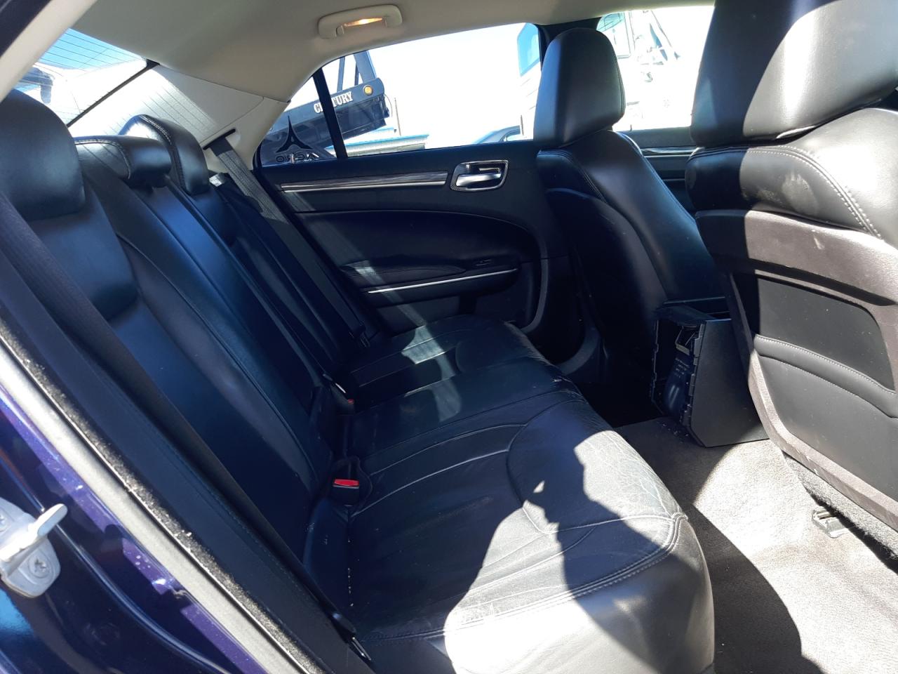 Photo 6 from auction – 2015 CHRYSLER 300 LIMITE with VIN 2C3CCAAG1FH766222