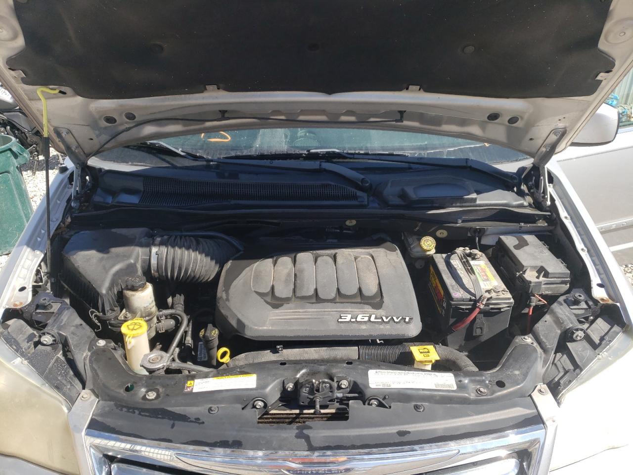 Photo 7 from auction – 2011 CHRYSLER TOWN & COU with VIN 2A4RR5DG1BR665669