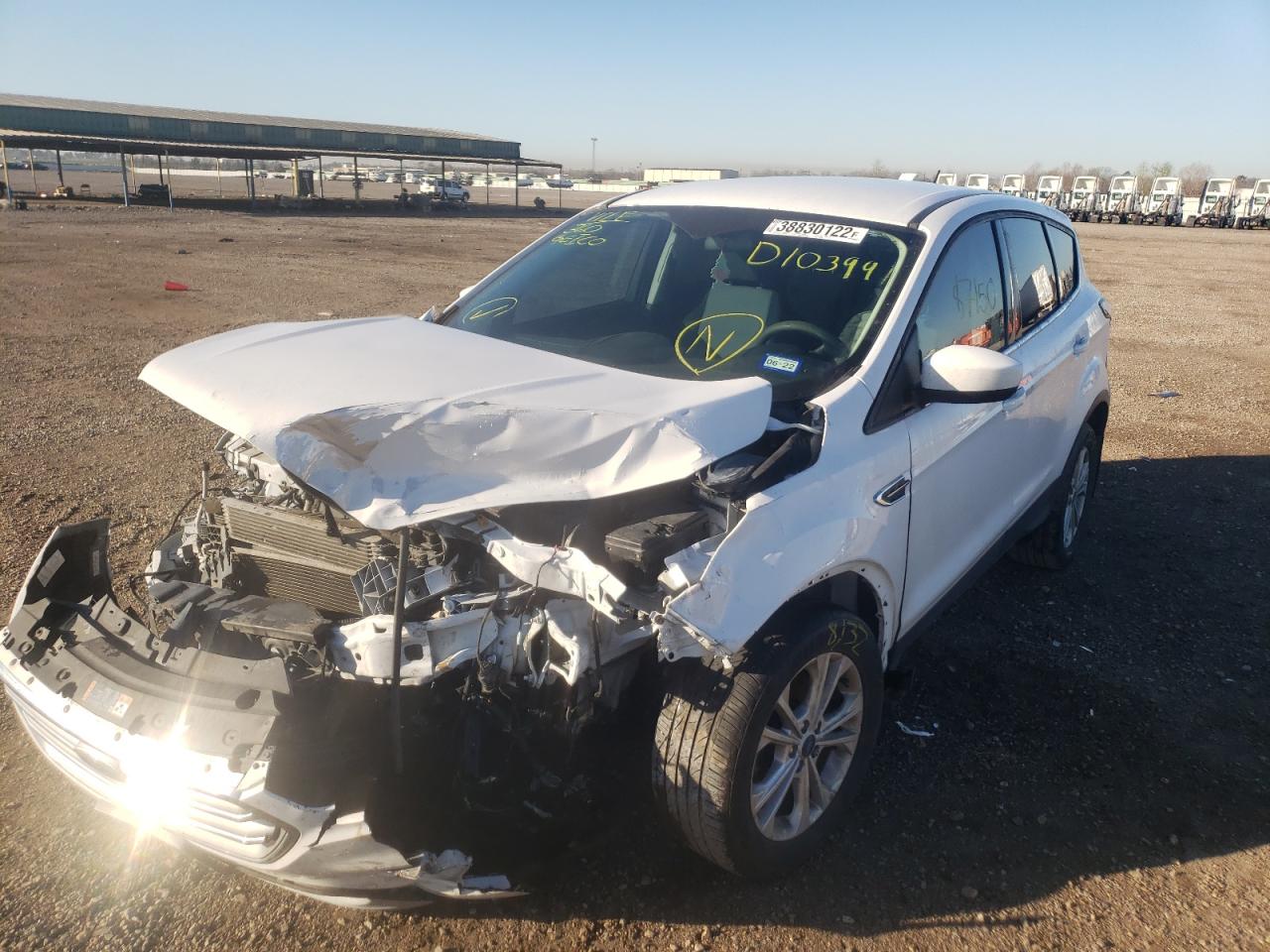 Foto 2 de la subasta – 2017 FORD ESCAPE SE con VIN 1FMCU0GD2HUD10399