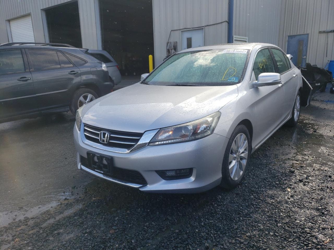 Photo 2 from auction – 2015 HONDA ACCORD EXL with VIN 1HGCR2F84FA037584