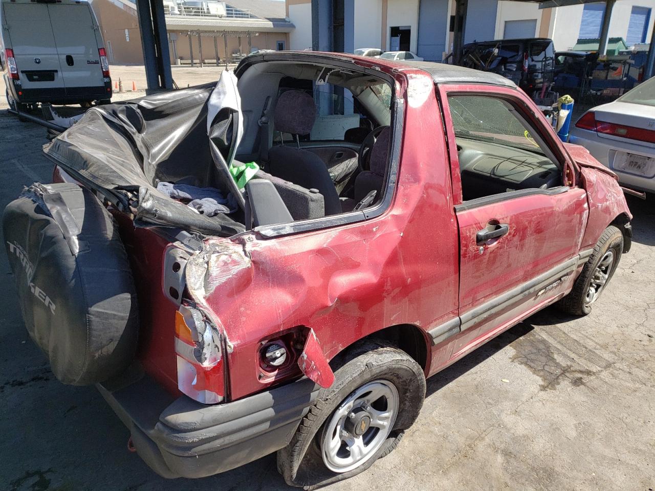 Photo 9 from auction – 2000 CHEVROLET TRACKER with VIN 2CNBJ18C1Y6922107