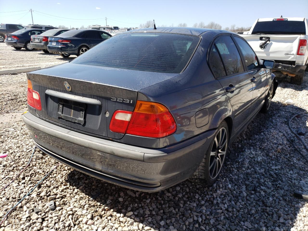 Фото 4 с аукциона – 2000 BMW 323 I с VIN WBAAM3348YKC72675