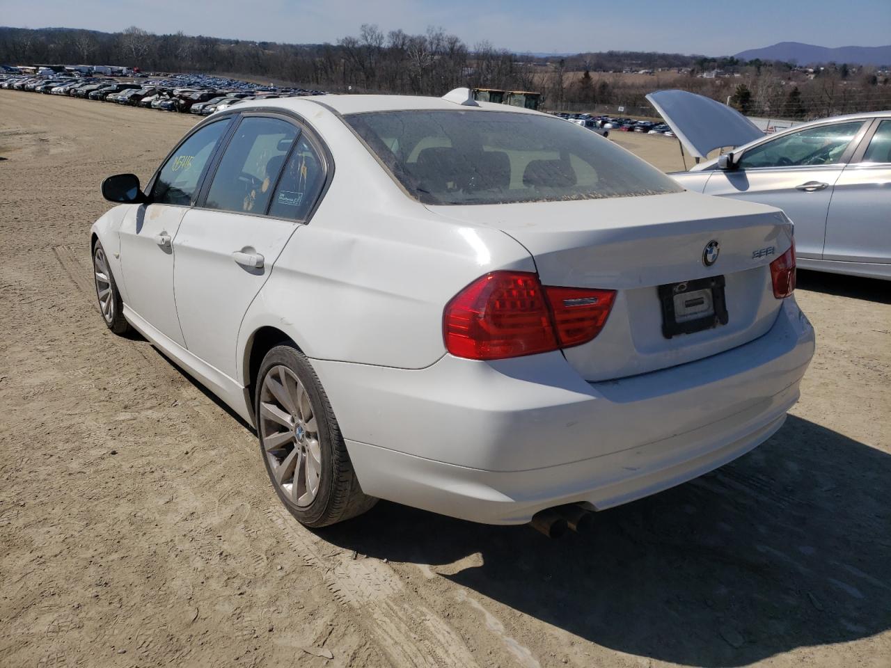 Photo 3 from auction – 2011 BMW 328 I with VIN WBAPH7C52BE723455